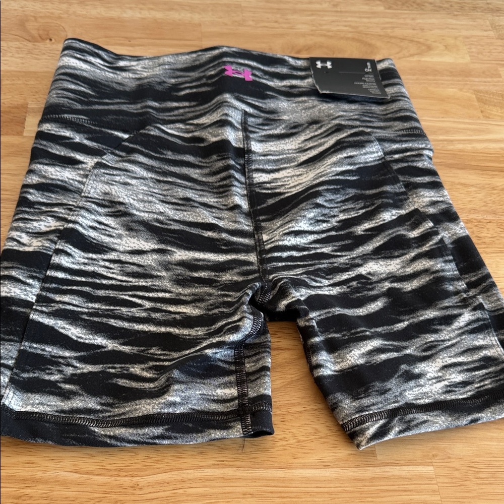 Women's Black and Gray Patterned Shorts - Picture 3 of 10